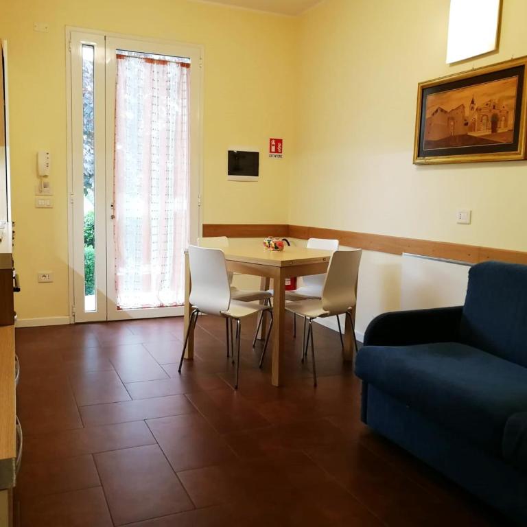 Margherita Rimini - Appartamenti al Mare - Appartamento con 2 Camere da Letto e Giardino Privato (6 Adulti) - 12