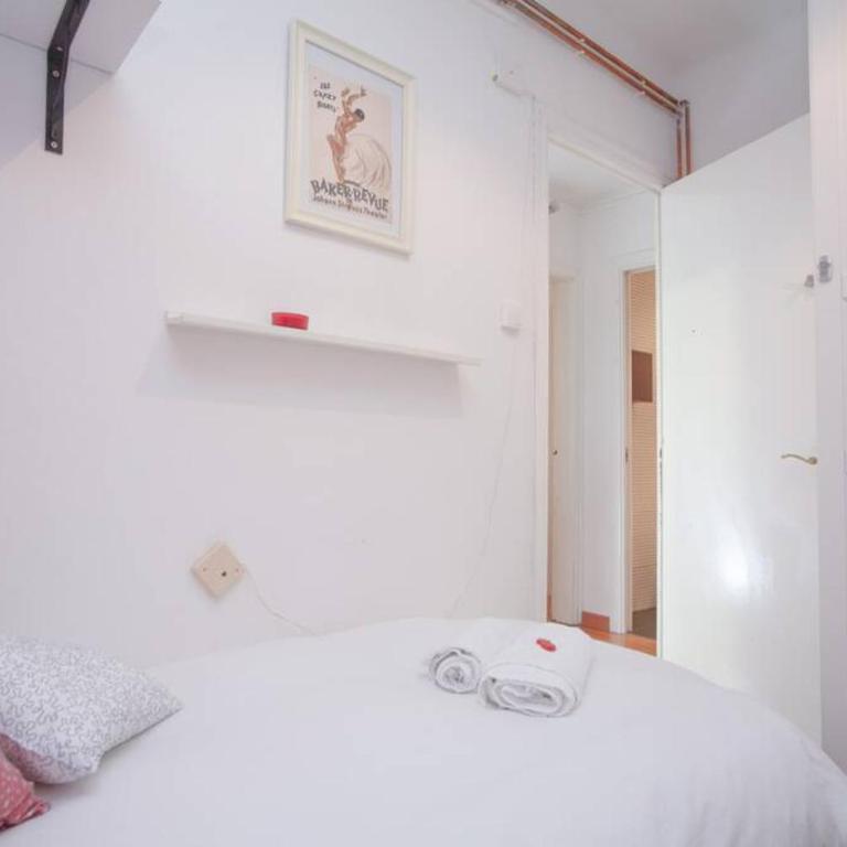 Apartamento Parc Güell - Three-Bedroom Apartment - 4