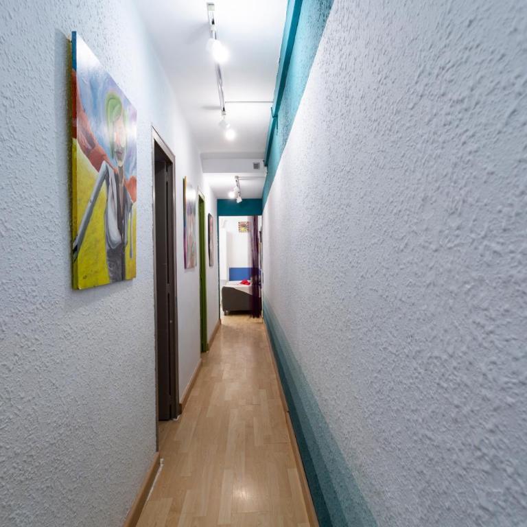 Old Town & Cathedral - Three-Bedroom Apartment - 12