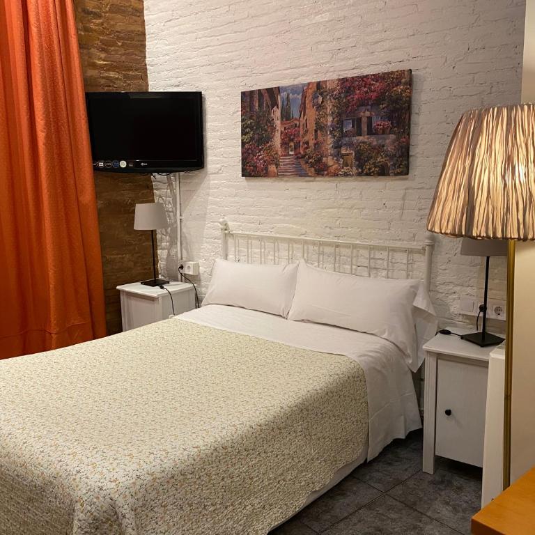 Hostal Orleans - Quintuple Room with Private Bathroom - 4