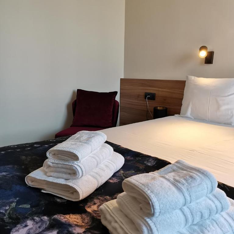 Hotel Aloha - Deluks Dvokrevetna Soba sa Bračnim Krevetom - 1