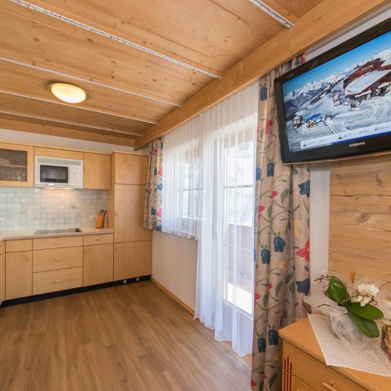 Appartement-Gästehaus Marie Anderl - Apartment mit Balkon - 2