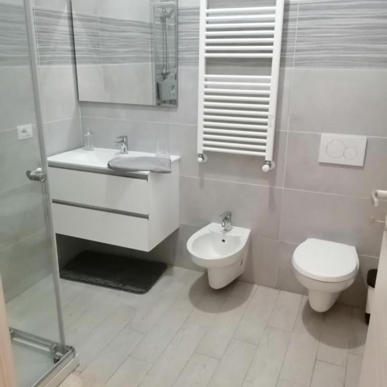 IL MELOGRANO HOLIDAY COMO - Camera Matrimoniale con Bagno Privato - 23