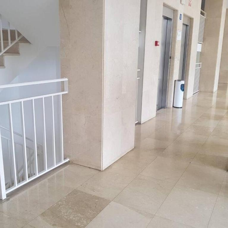 Ideal 2 - Two-Bedroom Apartment - 6