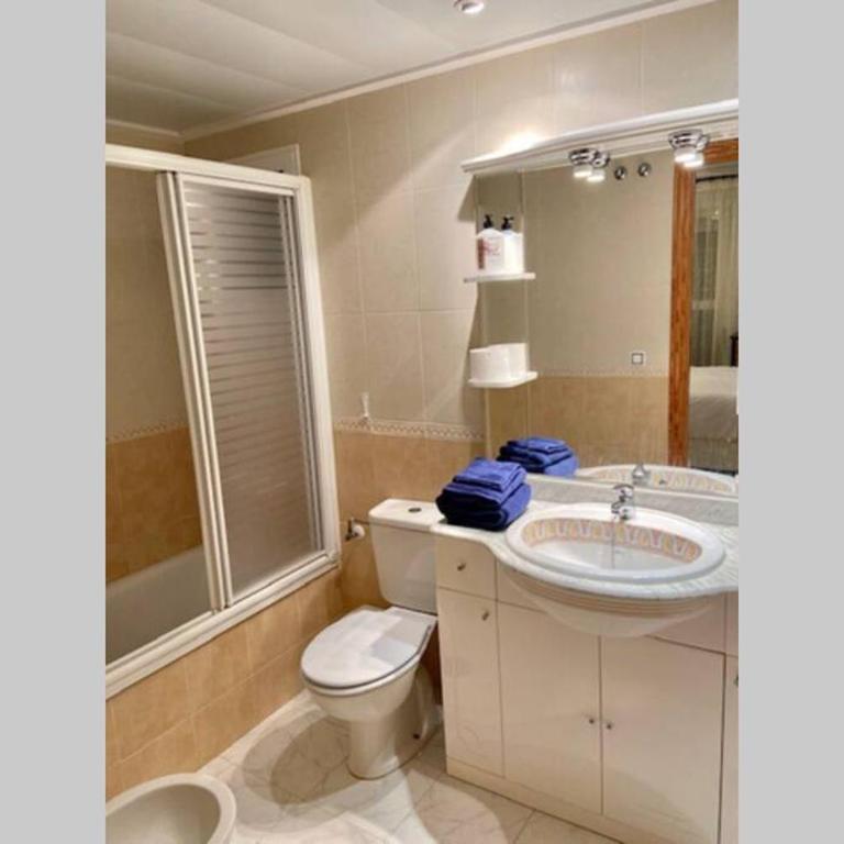Ideal 2 - Two-Bedroom Apartment - 19