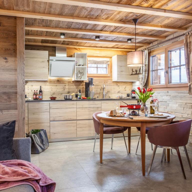 Mountain Chalet 4 You only for 2, private wellness, for a romantic honeymoon - Superior Chalet - 9