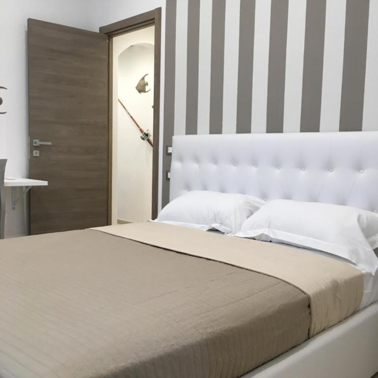 Maestrale Charme Rooms - Camera Matrimoniale Economy - 7