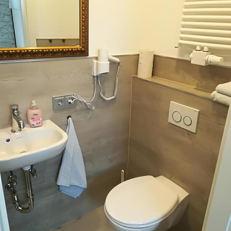 House LA Neuschwanstein Blick - Budget City Hotel - Doppelzimmer mit eigenem Bad - 2