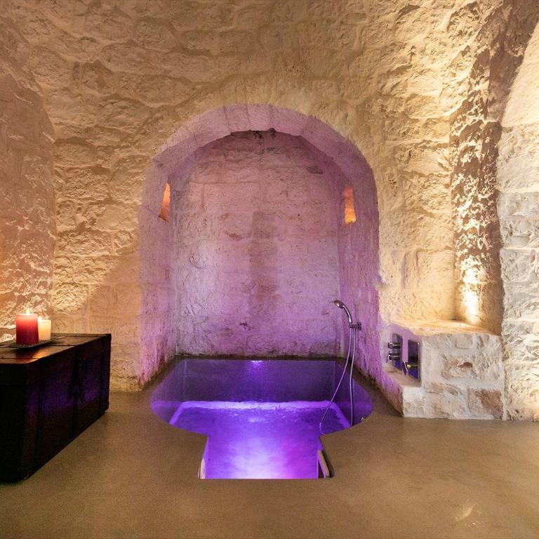 DIMORA RITUNNO - Trullo Deluxe con Vasca Idromassaggio - 6