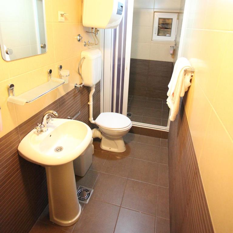 Hotel Laguna - Twin Room - 10