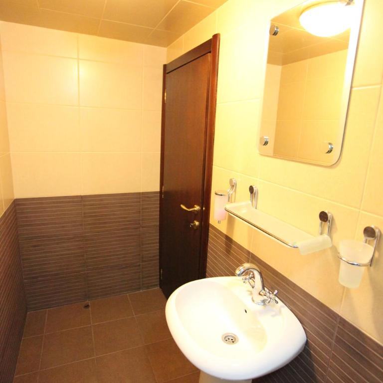 Hotel Laguna - Twin Room - 11