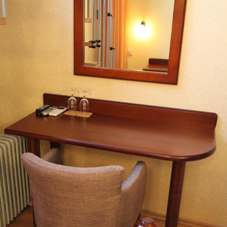 Hotel Laguna - Twin Room - 12