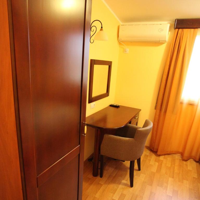 Hotel Laguna - Economy Single Room - 8