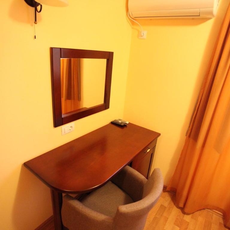 Hotel Laguna - Economy Single Room - 12