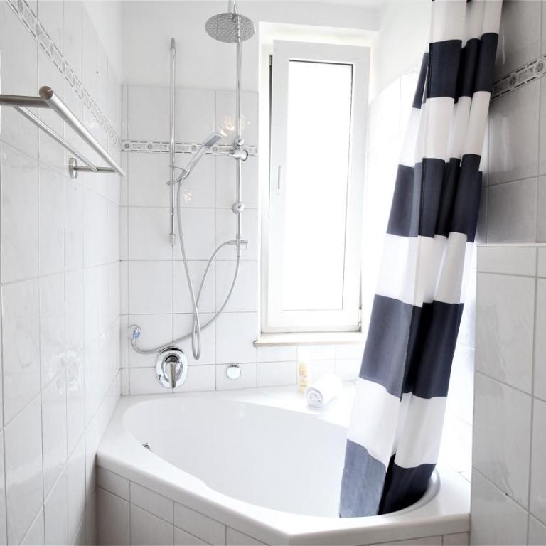 Zentral Wohnen - inkl. privatem Stellplatz - Apartment mit 1 Schlafzimmer - 5