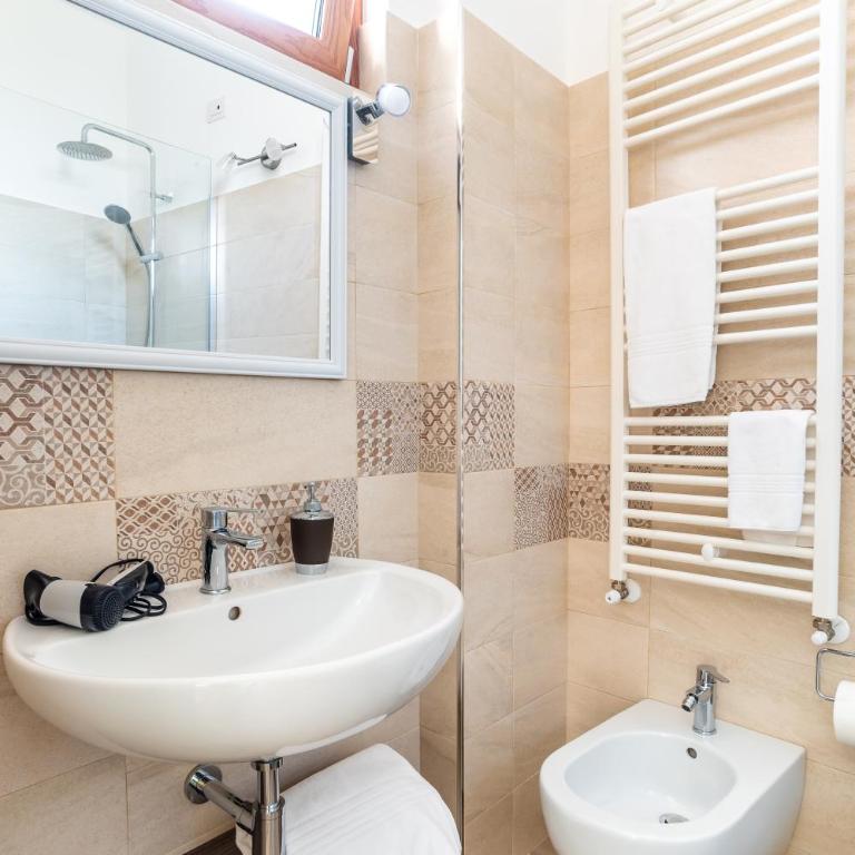 Le Calette Rooms - Camera Tripla con Bagno - 13