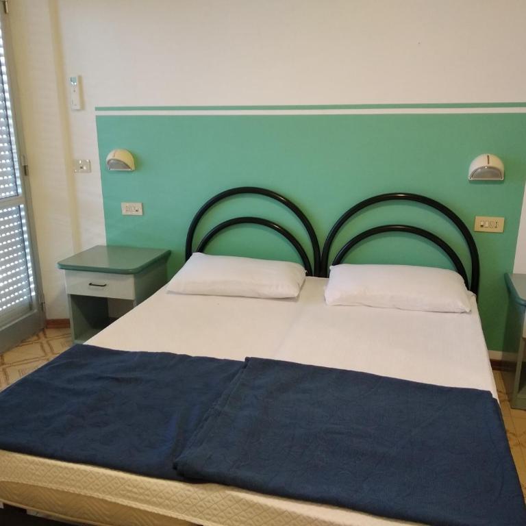 Residence Danubio - Camera Matrimoniale/Doppia con Letti Singoli con Bagno - 1