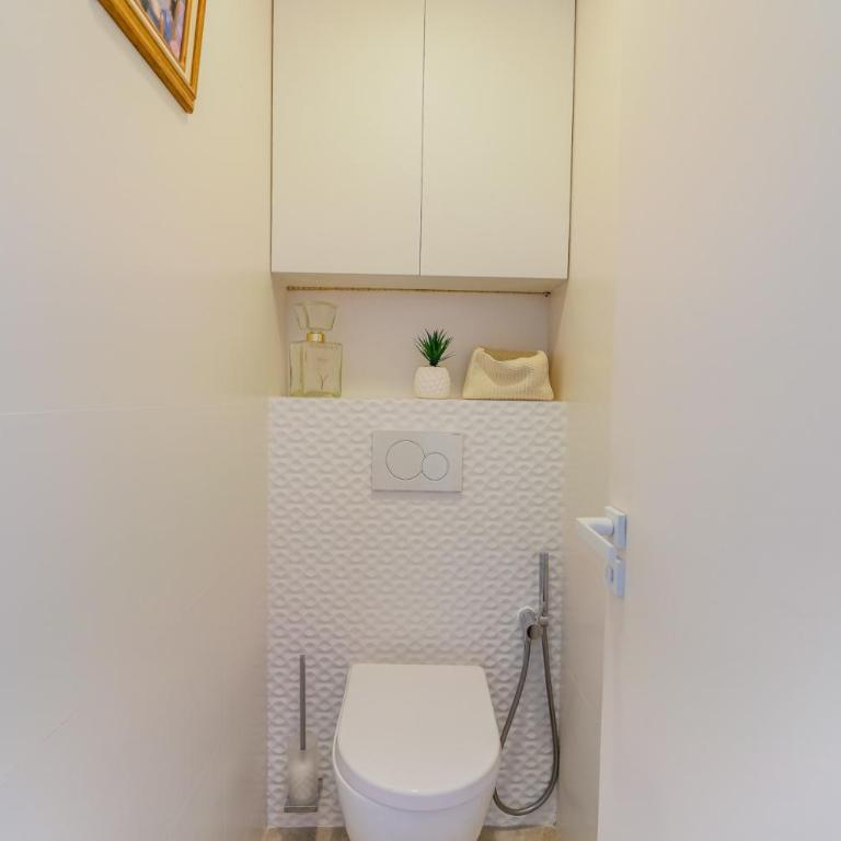 LE FRANCIA II AP4197 By RIVIERA HOLIDAY HOMES - Appartement avec Terrasse - 17