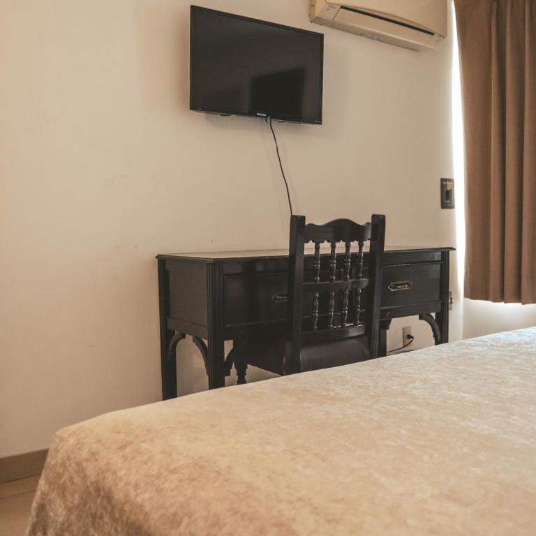 Hotel Latino - Habitación con cama extragrande. - 2