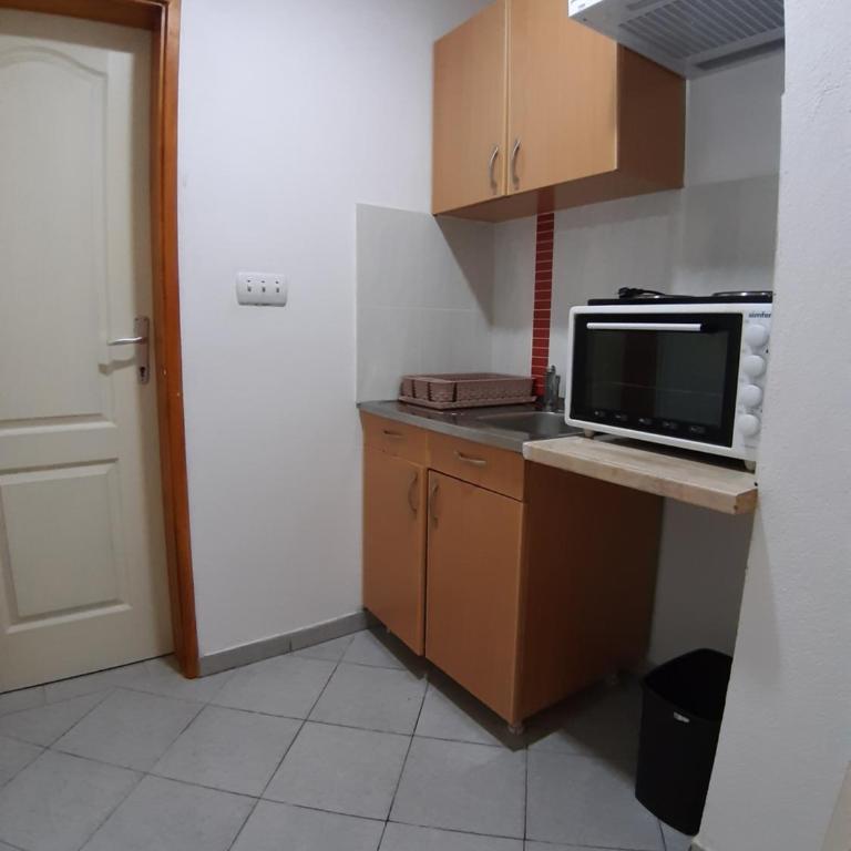 Apartments Snezana - Apartment with Terrace - 3