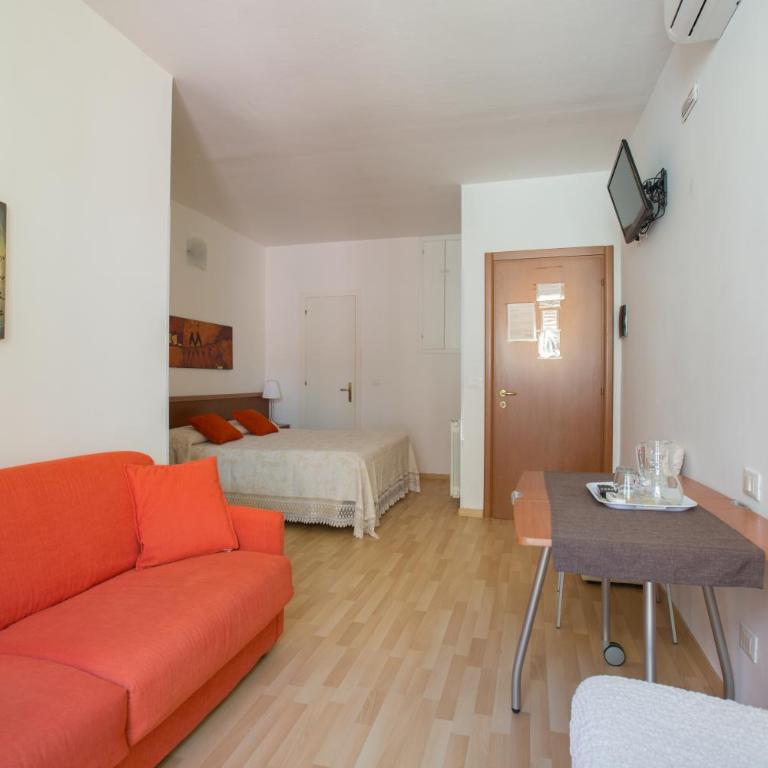 CATEO - Double Room with Balcony - 3