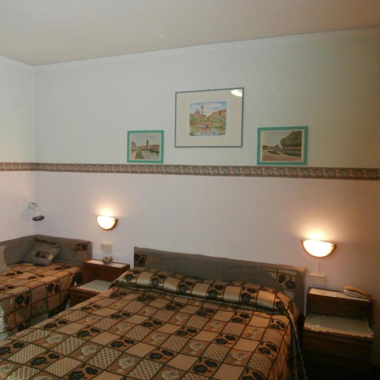 Albergo Junior - Camera Tripla con Bagno in Comune - 2