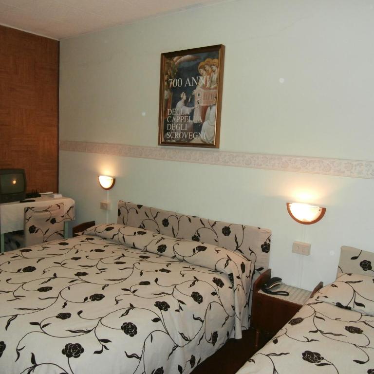 Albergo Junior - Camera Tripla con Bagno Privato - 1