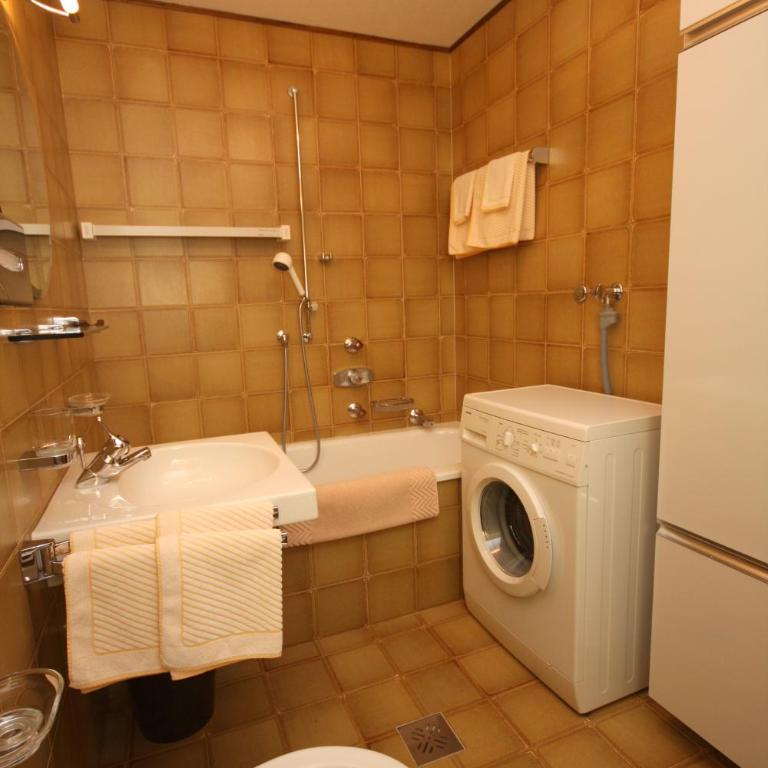 Apartments Residence Alta Badia - Appartamento con 2 Camere da Letto e Balcone - 10