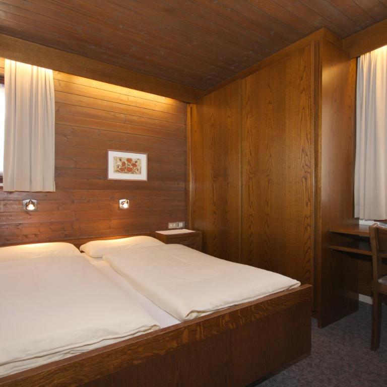 Apartments Residence Alta Badia - Appartamento con 2 Camere da Letto e Balcone - 4