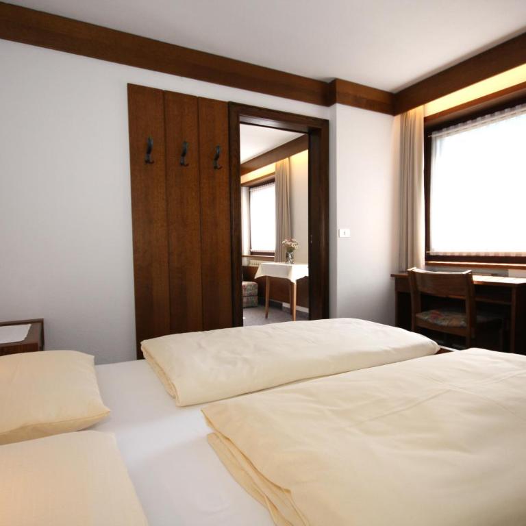 Apartments Residence Alta Badia - Appartamento con 2 Camere da Letto, 2 Bagni e Balcone - 3