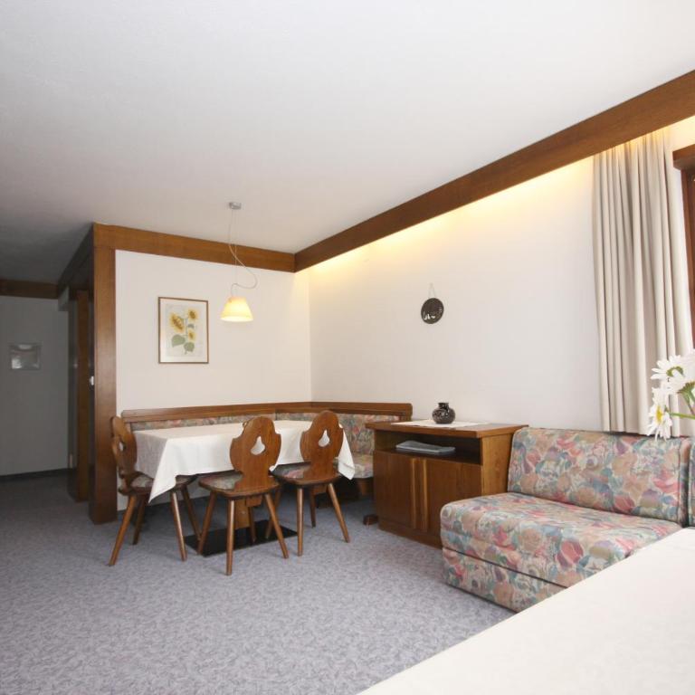 Apartments Residence Alta Badia - Appartamento con 2 Camere da Letto, 2 Bagni e Balcone - 10