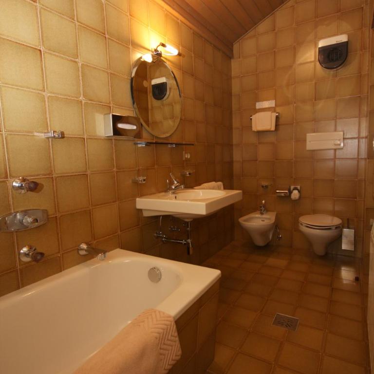 Apartments Residence Alta Badia - Appartamento con 2 Camere da Letto, 2 Bagni e Balcone - 4