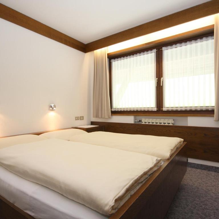 Apartments Residence Alta Badia - Appartamento con 2 Camere da Letto, 2 Bagni e Balcone - 6