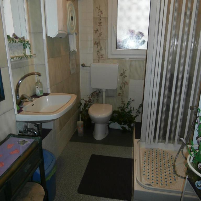 Albergo Junior - Camera Matrimoniale/Doppia con Letti Singoli con Bagno in Comune - 4