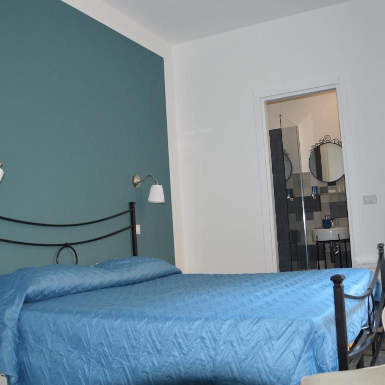 B&B Giardino Bellini-centro - Deluxe Double Room with Balcony - 3