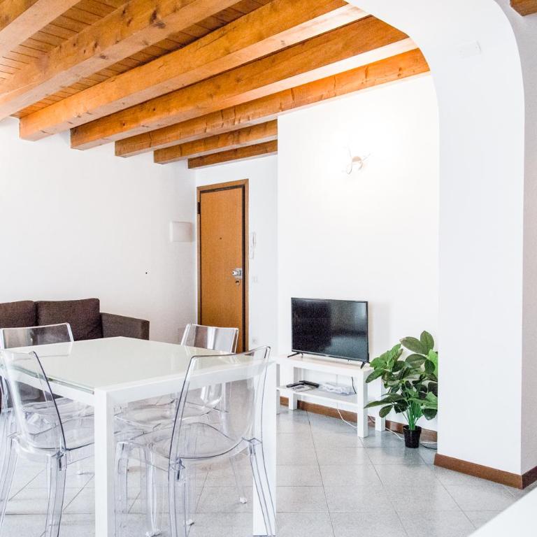 INTERO APPARTAMENTO nel cuore di VICENZA - Appartamento con 2 Camere da Letto - 2