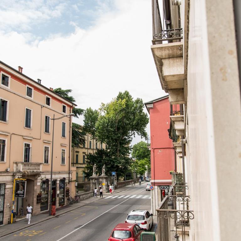 INTERO APPARTAMENTO nel cuore di VICENZA - Appartamento con 2 Camere da Letto - 15