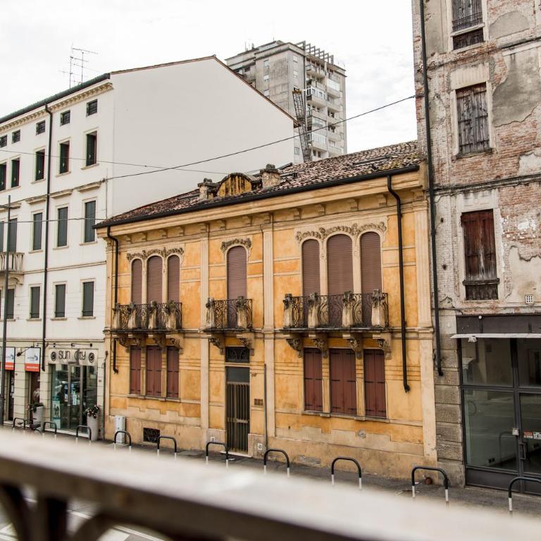 INTERO APPARTAMENTO nel cuore di VICENZA - Appartamento con 2 Camere da Letto - 16