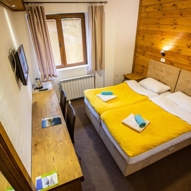 Apartments Tango - Dvokrevetna Soba s Bračnim Krevetom s Pogledom na Vrt - 3