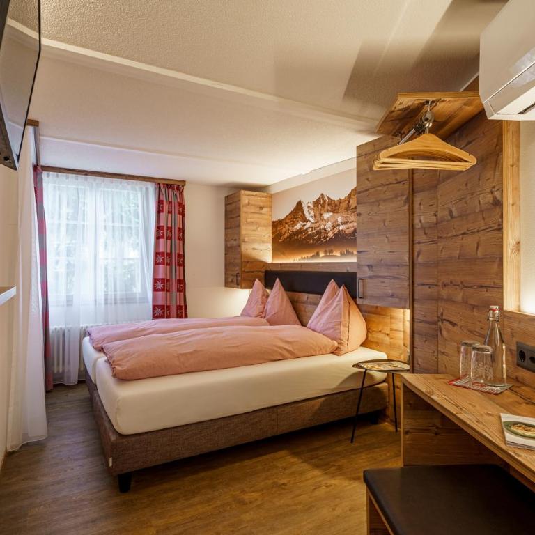 Alpenblick Hotel & Restaurant Wilderswil by Interlaken - Standard Doppelzimmer - 1