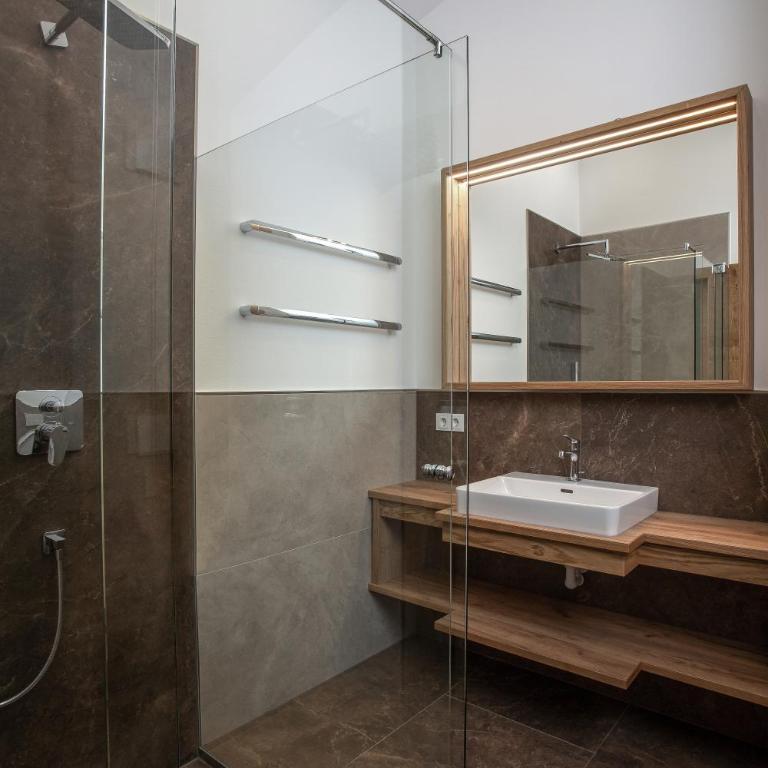 See 58 - Deluxe Apartment - 3