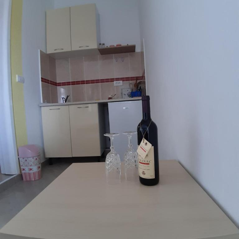 Apartments Snezana - Apartment with Balcony - 2