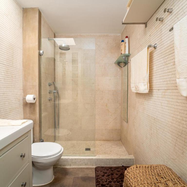 Azahara I, 25A small cozy apartment with great views located in the popular area of Nueva Andalucia - Two-Bedroom Apartment - 6