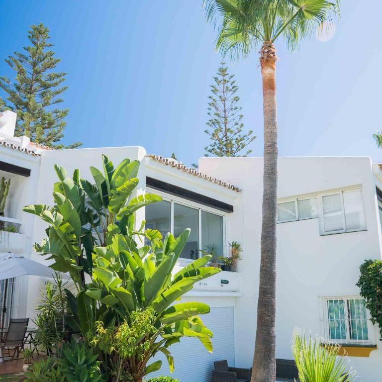 Azahara I, 25A small cozy apartment with great views located in the popular area of Nueva Andalucia - Two-Bedroom Apartment - 16
