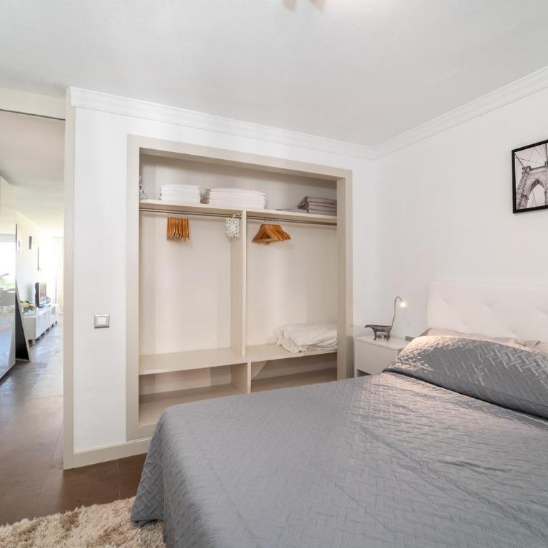Azahara I, 25A small cozy apartment with great views located in the popular area of Nueva Andalucia - Two-Bedroom Apartment - 5