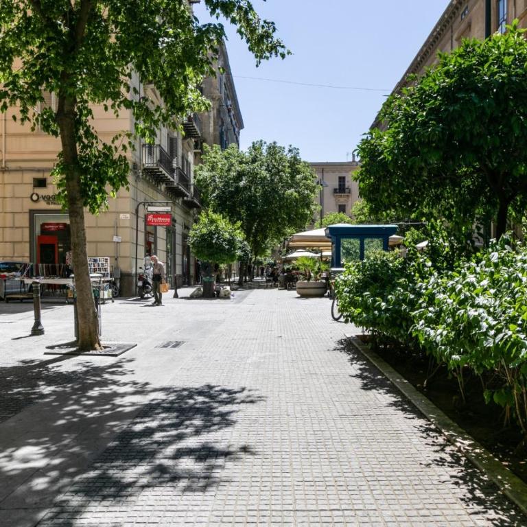 GuestHost - NotHotel Palermo Luxury Guest House - Camera Matrimoniale con Balcone - 9