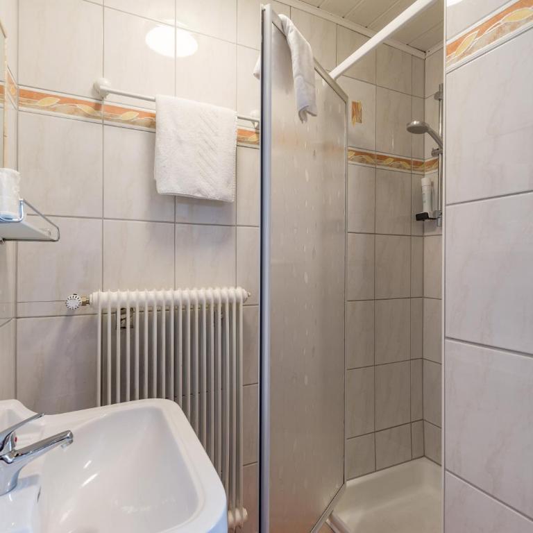 Haus Tirol - Familienzimmer (2 Erwachsene + 2 Kinder) - 4