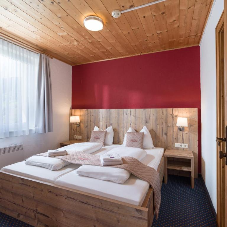 Haus Tirol - Comfort Vierbettzimmer - 3