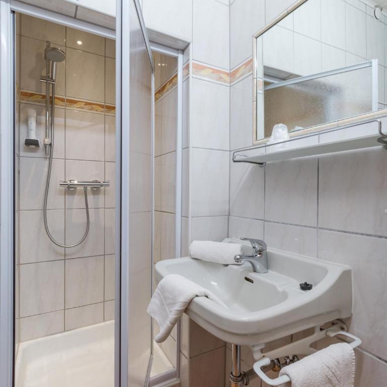 Haus Tirol - Comfort Doppelzimmer mit Balkon - 8