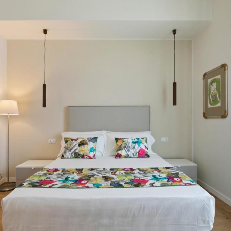 GuestHost - NotHotel Palermo Luxury Guest House - Camera Queen con Balcone - 1